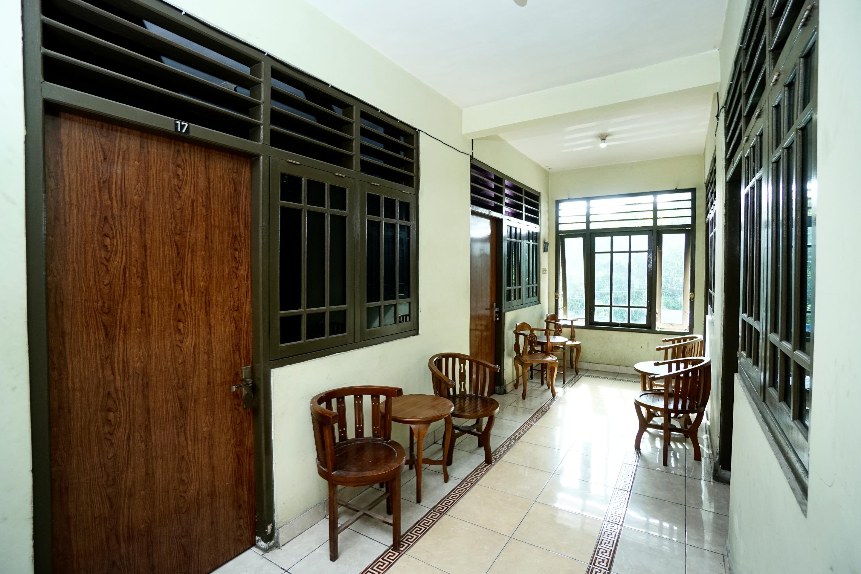 Hotel Pelangi Hs Ngabean Екстер'єр фото