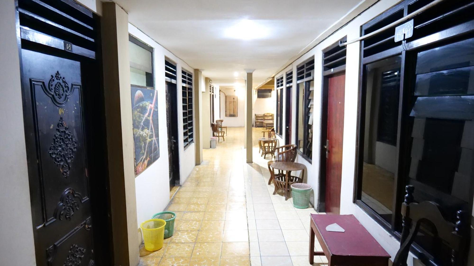 Hotel Pelangi Hs Ngabean Екстер'єр фото