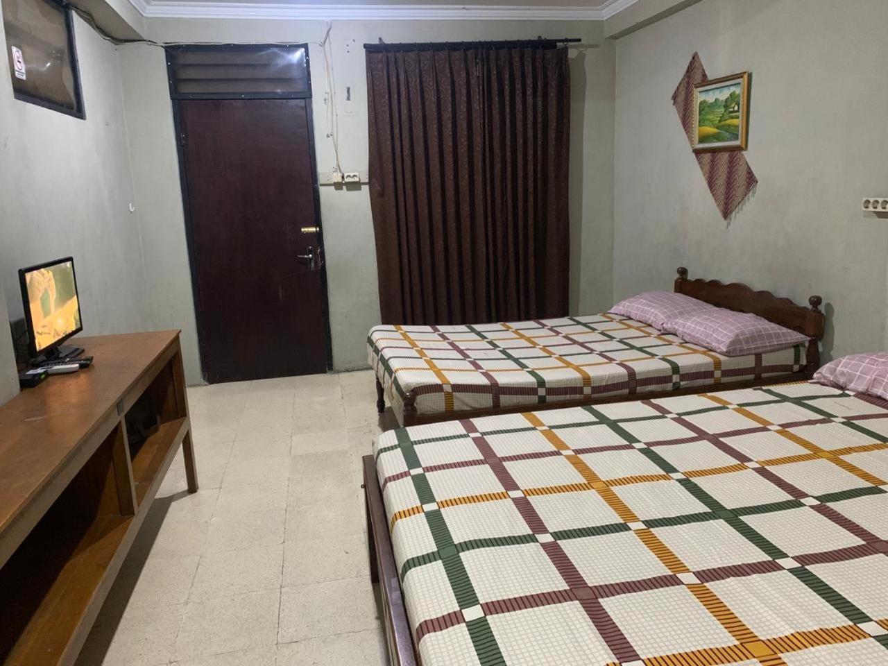 Hotel Pelangi Hs Ngabean Екстер'єр фото